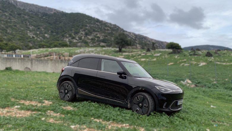 Smart #1: Δοκιμή στο 100% ηλεκτρικό οικογενειακό αυτοκίνητο με τον φουτουριστικό σχεδιασμό