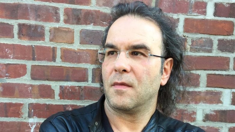 Ο συγγραφέας Χρήστος Οικονόμου στο Θέατρο 104 για το «Πες της»