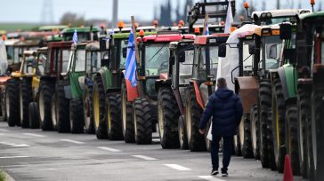 Σύγκρουση αγροτών με την κυβέρνηση