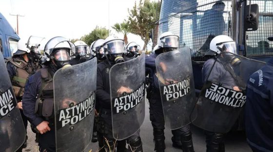 Στην Κρήτη πηγαίνουν διμοιρίες από την Αθήνα για αγρότες και «Crown Iris»