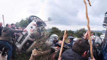 Εκτός ελέγχου η κόντρα των αγροτών με την κυβέρνηση