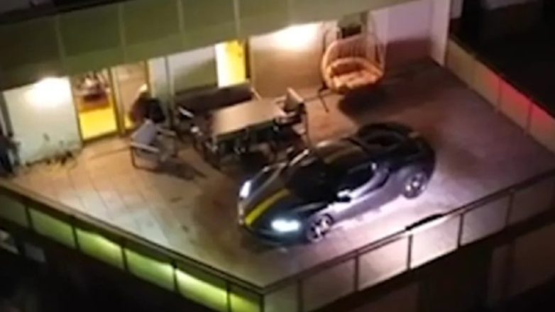 Βιέννη: Πάρκαρε τη Ferrari στο μπαλκόνι του αφού δεν έβρισκε θέση στάθμευσης