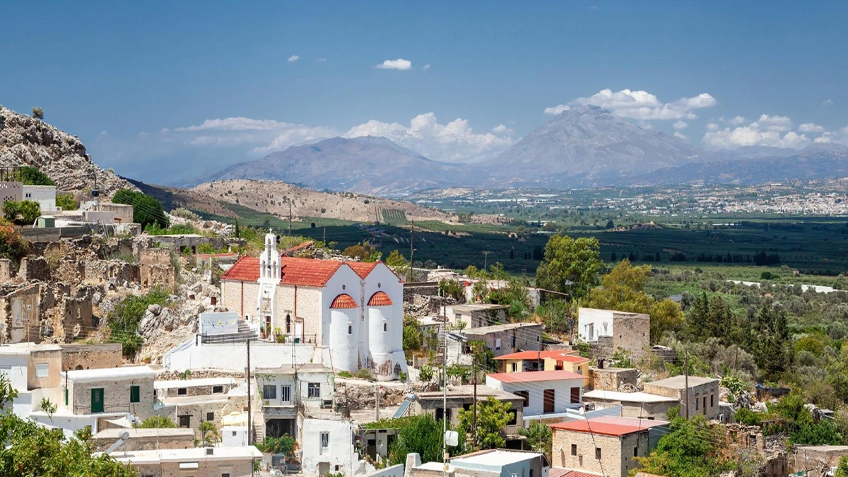 Μεσαρά Κρήτης: Κατάρρευση των υπόγειων υδάτων και ενδείξεις εδαφικών υποχωρήσεων λόγω υπεράντλησης