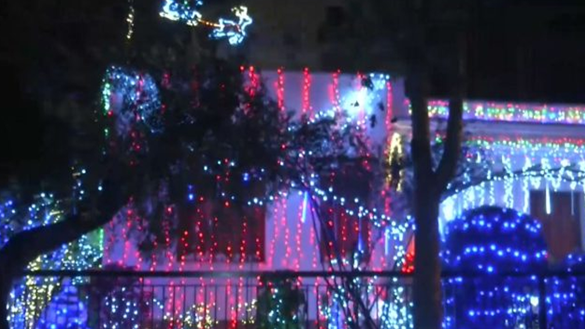 Μονοκατοικία – υπερθέαμα στο Χαλάνδρι με 20.000 λαμπιόνια και μοναδικά στολίδια