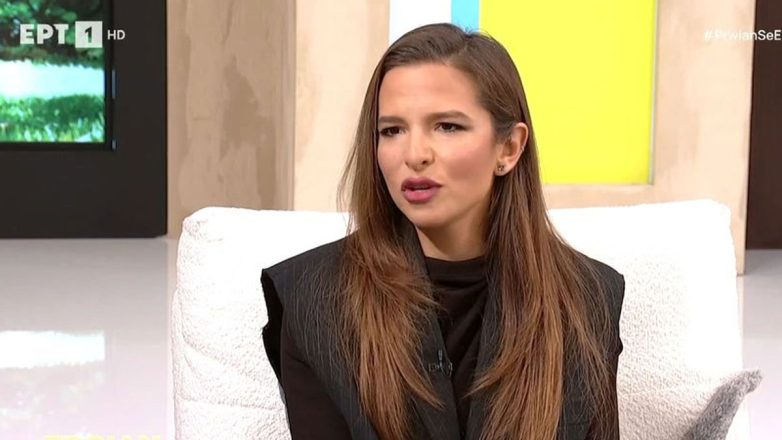 «Η μαμά είναι εκείνη που ενώνει το σπίτι»: Η Εριέττα Κούρκουλου μιλά για τη σχέση της με τα ετεροθαλή αδέλφια της «Η μαμά είναι εκείνη που ενώνει το σπίτι»: Η Εριέττα Κούρκουλου μιλά για τη σχέση της με τα ετεροθαλή αδέλφια της