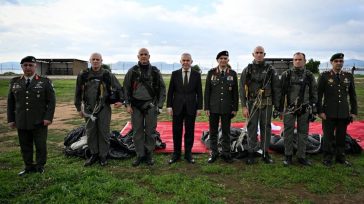 Στην εκδήλωση για την 70η επέτειο από την ίδρυση της Σχολής Αλεξιπτωτιστών,ο Υφυπουργός Εθνικής Άμυνας