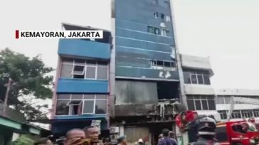 Δεκαεπτά νεκροί από φωτιά σε κτήριο στη Τζακάρτα