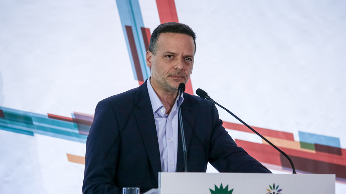 Χάρης Δούκας: «Μόνο το 20% των δρόμων της Αθήνας έχει φρεάτια»