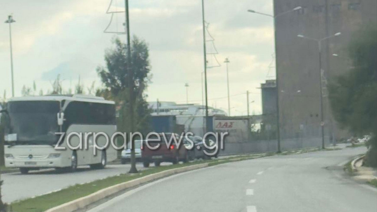 Πανικός στα Χανιά από αγροτικό όχημα που πήγαινε ανάποδα στο δρόμο