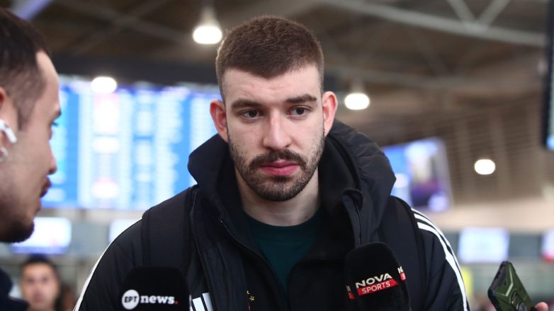 Ρογκαβόπουλος: «Ιδιαίτερο το ρεκόρ των 12 τριπόντων αλλά τώρα… Αρμάνι» Ρογκαβόπουλος: «Ιδιαίτερο το ρεκόρ των 12 τριπόντων αλλά τώρα… Αρμάνι»