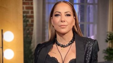 Μελίνα Ασλανίδου: Εγκλωβισμένη στο λιμάνι του Βόλου η τραγουδίστρια – Τι συνέβη