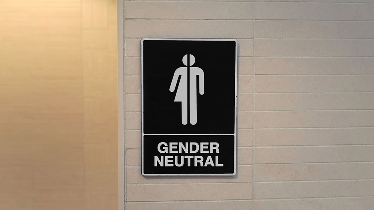 Σεξουαλικά αρπακτικά στοχεύουν κορίτσια σε μικτά αποδυτήρια