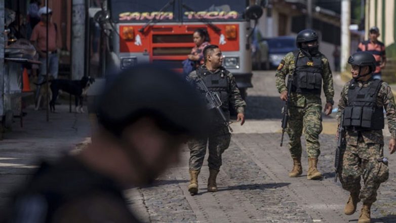 Ελ Σαλβαδόρ: Στρατιωτικοί παραπέμπονται σε δίκη για τη σφαγή 986 πολιτών