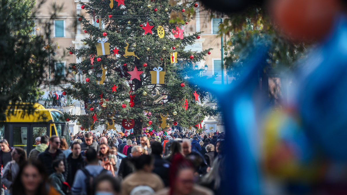Ξεκινά το εορταστικό ωράριο την Πέμπτη