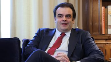 Handelsblatt: Οι «καλές πιθανότητες» Πιερρακάκη να ηγηθεί του Eurogroup