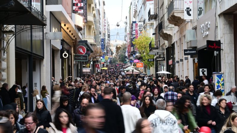 Σε ισχύ από σήμερα το εορταστικό ωράριο Σε ισχύ από σήμερα το εορταστικό ωράριο