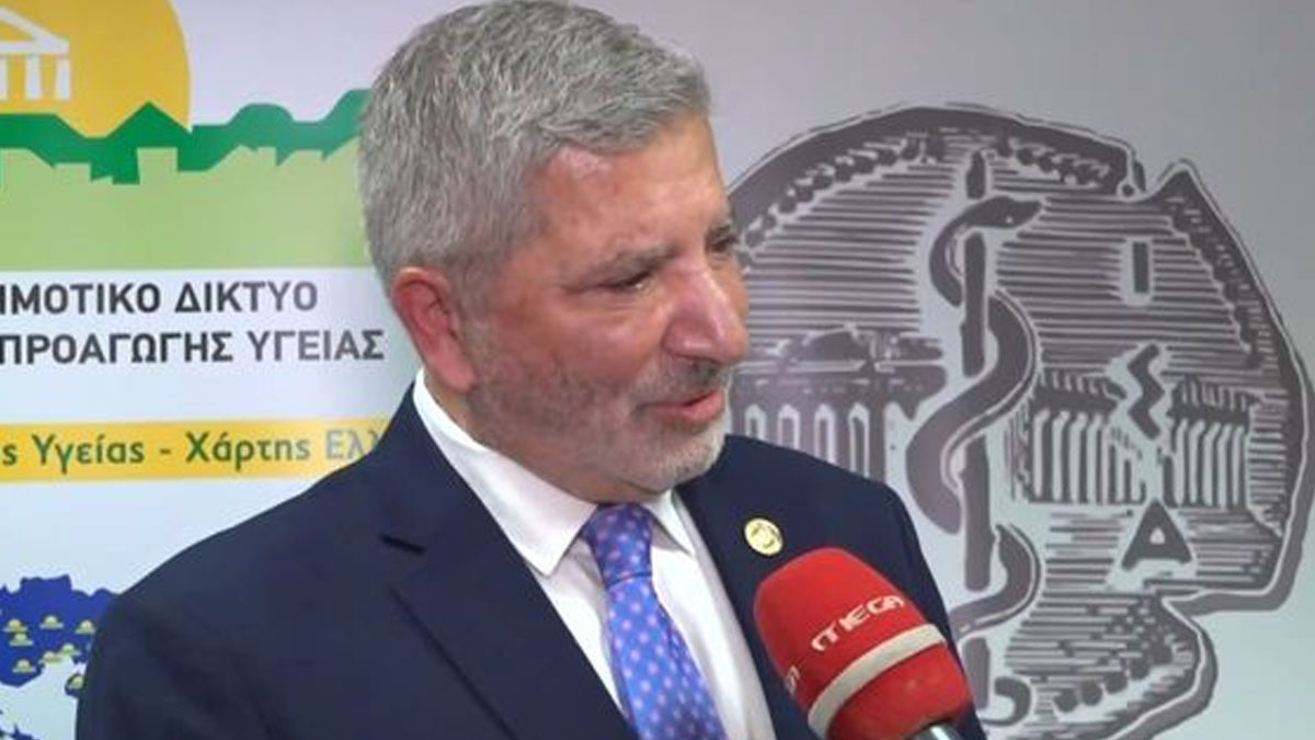 Γιώργος Πατούλης: «Είμαι χαζομπαμπάς και το απολαμβάνω» – Γιατί απουσίασε ο μεγάλος του γιος από την παρουσίαση