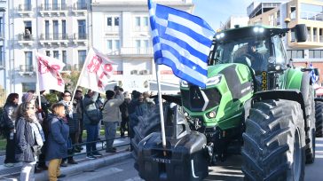 «Απόβαση» στο λιμάνι της Θεσσαλονίκης από τους αγρότες