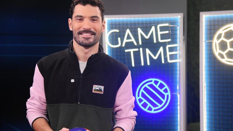 Ο Δημήτρης Τσίκλης στο Game Time: Το ντέρμπι με σαΐτες για καλό σκοπό και το μπέρδεμα με τον Οδυσσέα Βλαχοδήμο Ο Δημήτρης Τσίκλης στο Game Time: Το ντέρμπι με σαΐτες για καλό σκοπό και το μπέρδεμα με τον Οδυσσέα Βλαχοδήμο