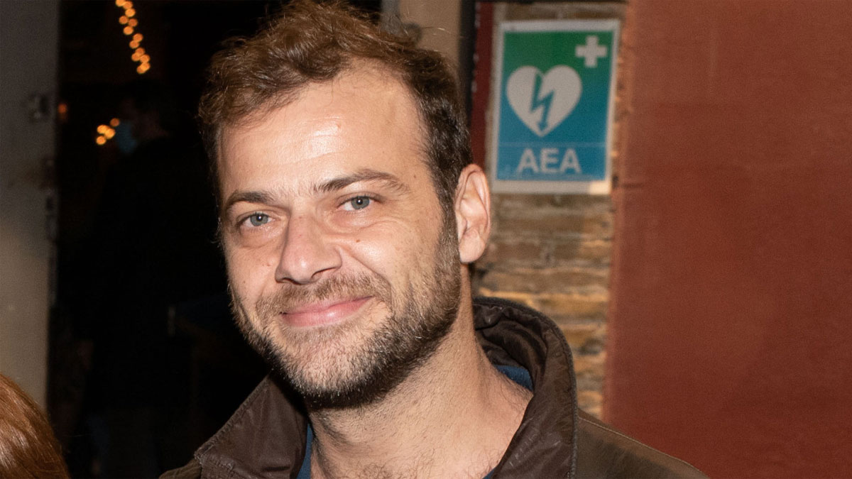 Ορέστης Τζιόβας: Ερωτευμένος ο ηθοποιός – «Είμαι με μία κοπέλα και είμαστε μια χαρά!»