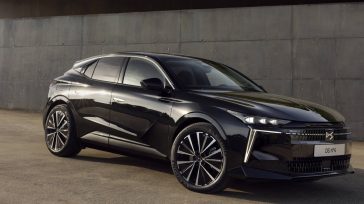 DS N°4: Το απόσταγμα του «savoir-faire» της DS Automobiles είναι διαθέσιμο στην Ελλάδα- Ποιες είναι οι τιμές