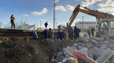 Νάξος: Υποχώρησαν τα κάγκελα και έπεσαν σε τάφρο δύο εργάτες