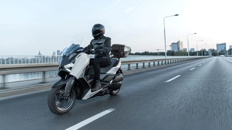 Yamaha XMAX 300 Tech MAX με δώρο εξοπλισμό αξίας 920€