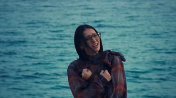 Klavdia: Το συναρπαστικό νέο της videoclip για το τραγούδι «Άνεμος»