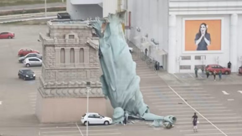 Βραζιλία: Καταιγίδα γκρέμισε αντίγραφο του Αγάλματος της Ελευθερίας στη Γκουαΐμπα – Βίντεο Βραζιλία: Καταιγίδα γκρέμισε αντίγραφο του Αγάλματος της Ελευθερίας στη Γκουαΐμπα – Βίντεο