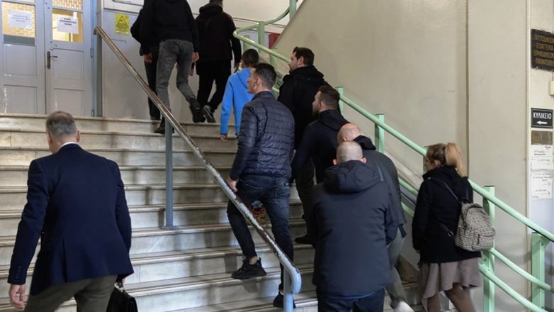 Στη φυλακή συμμορία του Βόλου – Απειλούσαν να σκοτώσουν έναν 19χρονο