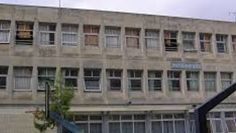 Αναστάτωση στο Γ’ Λύκειο Αιγάλεω από την προβολή αποσπάσματος της σειράς «Τhe Mirror Black» Αναστάτωση στο Γ’ Λύκειο Αιγάλεω από την προβολή αποσπάσματος της σειράς «Τhe Mirror Black»