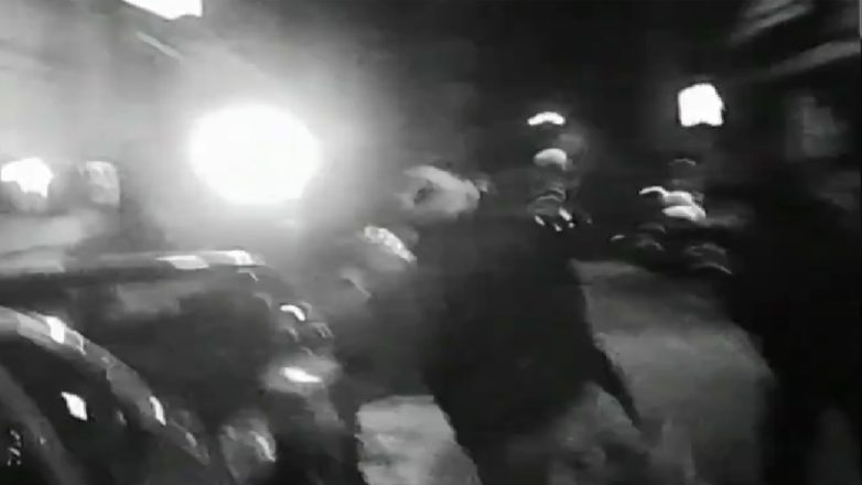 Βίντεο από την επίθεση με μολότοφ στο Α.Τ. Κυψέλης Βίντεο από την επίθεση με μολότοφ στο Α.Τ. Κυψέλης