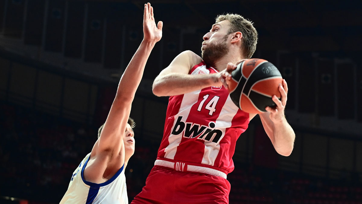 Ήττα και αποδοκιμασίες για τον Ολυμπιακό, 99-92 η Βαλένθια