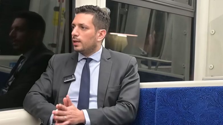 Κωνσταντίνος Κυρανάκης: «Τελευταία φορά που είδα τον πατέρα μου ήταν την ημέρα της κηδείας της μητέρας μου» Κωνσταντίνος Κυρανάκης: «Τελευταία φορά που είδα τον πατέρα μου ήταν την ημέρα της κηδείας της μητέρας μου»