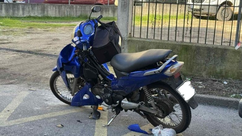 Σφοδρό τροχαίο ΙΧ με δίκυκλο – Τραυματίας νεαρός ντελιβεράς Σφοδρό τροχαίο ΙΧ με δίκυκλο – Τραυματίας νεαρός ντελιβεράς