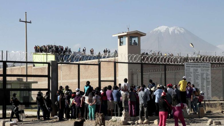 Περού: Δεκαεπτά χρόνια κάθειρξη σε αστυνομικούς για βασανισμό