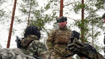 Αρχηγός Ενόπλων Δυνάμεων Βρετανίας: «Οι γιοι και οι κόρες μας να ετοιμαστούν να πολεμήσουν»