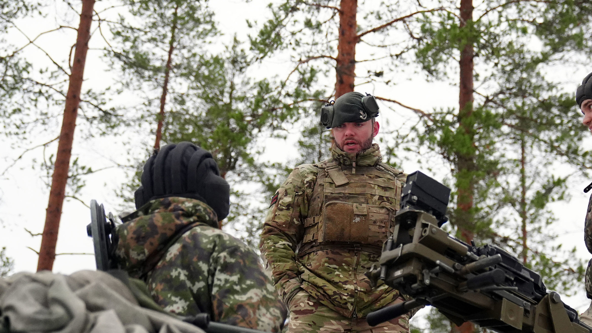 Αρχηγός Ενόπλων Δυνάμεων Βρετανίας: «Οι γιοι και οι κόρες μας να ετοιμαστούν να πολεμήσουν»