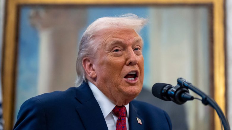 Προσωπάρχης του Λευκού Οίκου: «Ο Τραμπ έχει προσωπικότητα αλκοολικού» Προσωπάρχης του Λευκού Οίκου: «Ο Τραμπ έχει προσωπικότητα αλκοολικού»