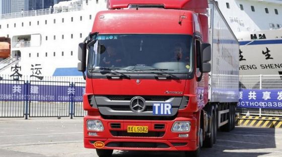 Αναστέλλουν τις κινητοποιήσεις τους οι ιδιοκτήτες φορτηγών