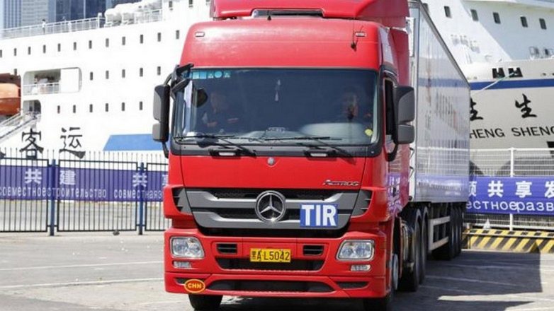 Αναστέλλουν τις κινητοποιήσεις τους οι ιδιοκτήτες φορτηγών Αναστέλλουν τις κινητοποιήσεις τους οι ιδιοκτήτες φορτηγών