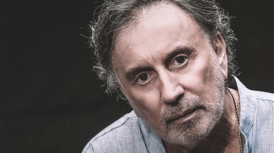 «Καλοήθη παράσιτα»: Ένα νέο βιβλίο από τον Κοραή Δαμάτη