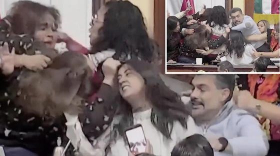 Χάος στο Κογκρέσο του Μεξικού – Βουλευτές πιάστηκαν στα χέρια