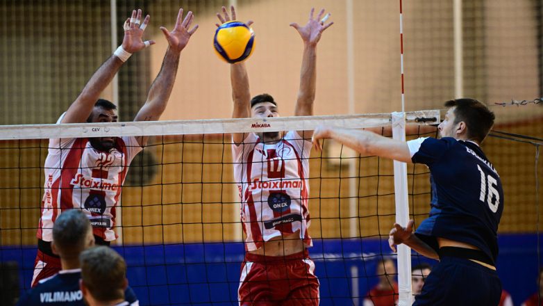 Volley League: «Πέταξε» βαθμό ο Ολυμπιακός, 3-2 τον Φλοίσβο Volley League: «Πέταξε» βαθμό ο Ολυμπιακός, 3-2 τον Φλοίσβο