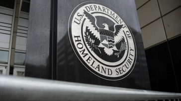 ΗΠΑ: Απαγόρευση εισόδου σε πολίτες 7 χωρών ανάμεσά τους και οι Παλαιστίνιοι