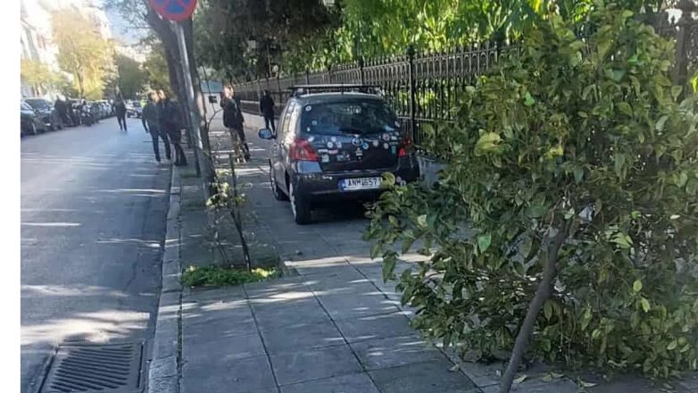 Τροχαίο έξω από το Μαξίμου: ΙΧ παρέσυρε ηλικιωμένο