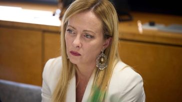 «Πυροβόλησε την Τζόρτζια» δίπλα σε αστέρι των Ερυθρών Ταξιαρχιών, έγραψαν άγνωστοι στο Βαρέζε