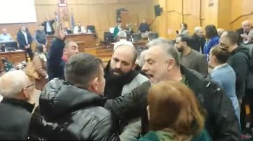 Χάος και ένταση στο Περιφερειακό Συμβούλιο Κοζάνης