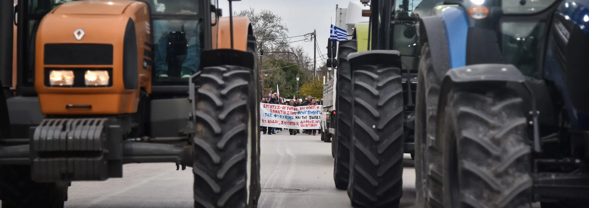 Σκληραίνουν τη στάση τους οι αγρότες
