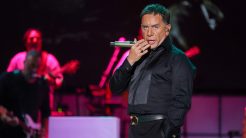 Αντεπίθεση Μαζωνάκη για τις εις βάρος του καταγγελίες περί βιασμού και σεξουαλικής παρενόχλησης